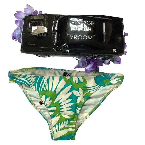 Ninety Nine Degrees NWT Swimwear Bottom Women S - Picture 1 of 7